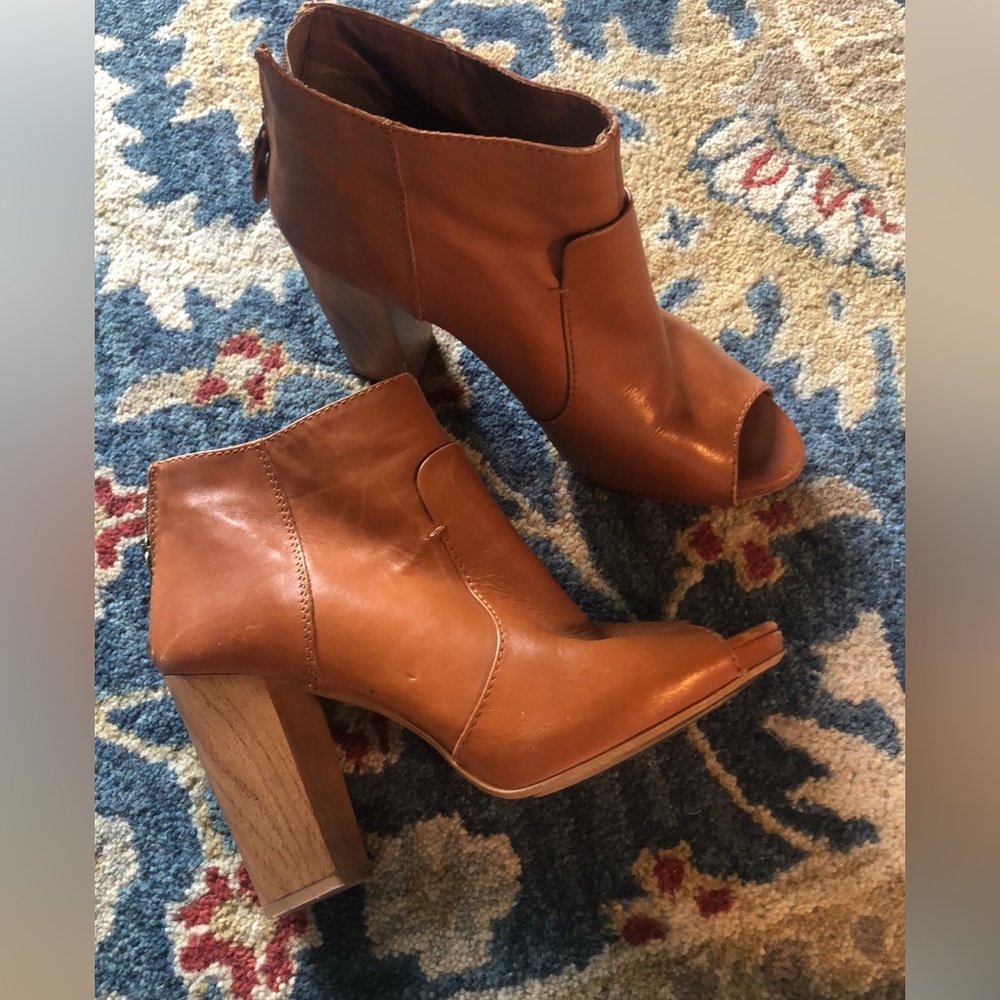 ZARA cognac color peep toe booties sz40